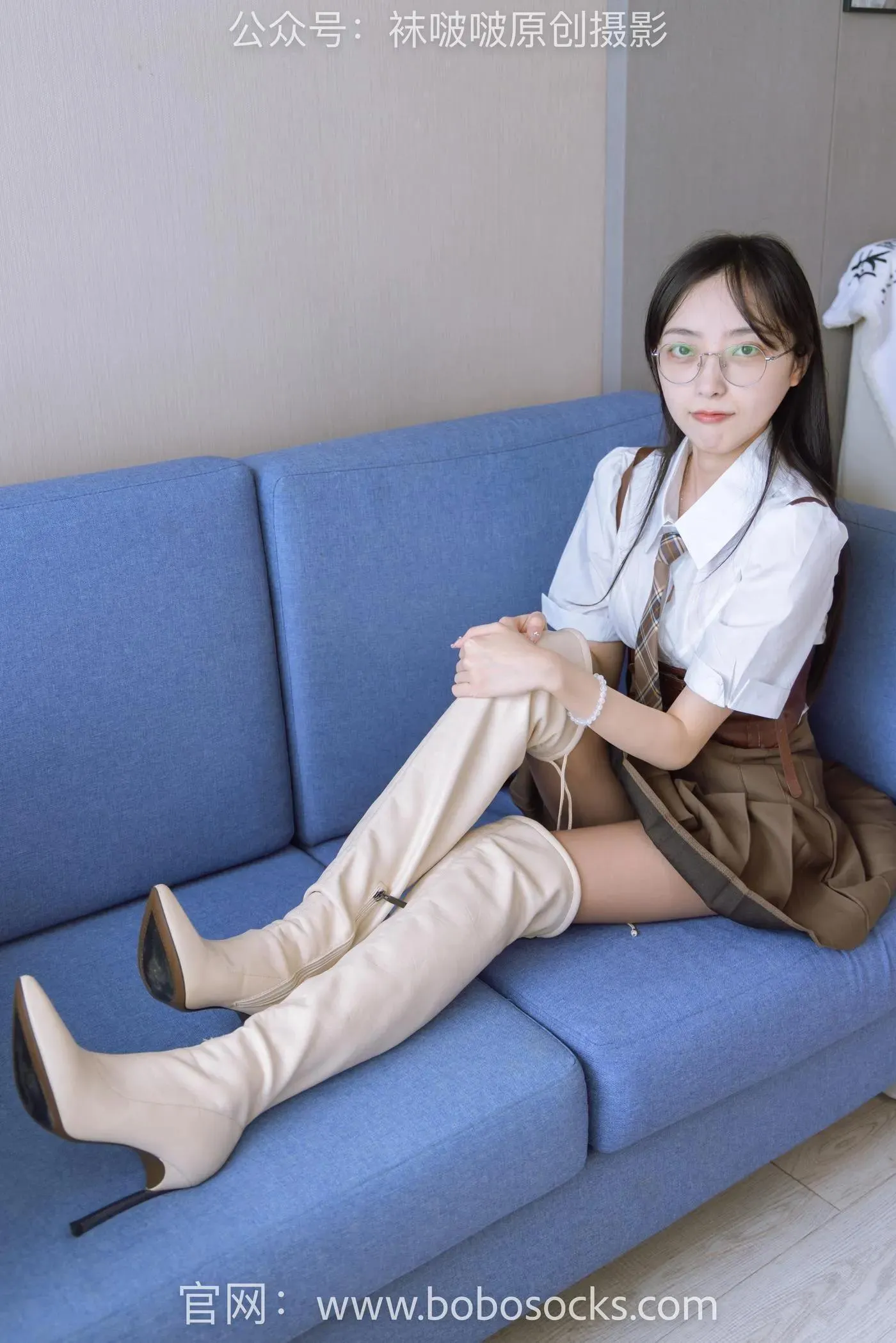 [BoBoSocks袜啵啵]NO.133 稚予-高跟长靴、白棉袜、咖啡丝 [140P]插图7